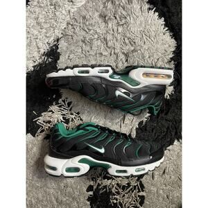 Men's Size 10 - Nike Air Max Plus Black Malachite Green White DM0032-009